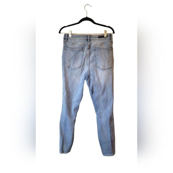 NEUW Light Wash Marilyn Torn Haze Skinny Jeans Size 32 - Picture 2 of 11
